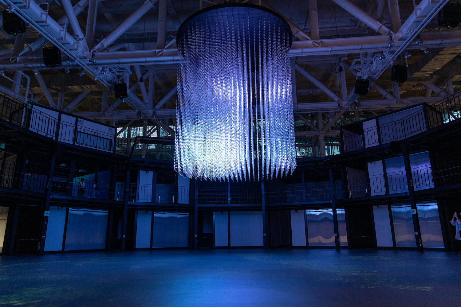 media chandelier and circular floor projection mapping
    