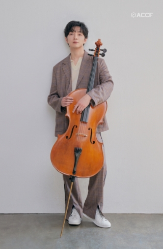 Cellist “Jinho Hong”