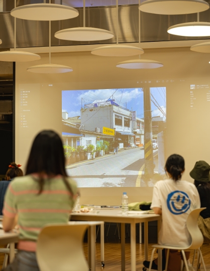 Workshop “A Group of City Recorders: Reading Gwangju through the Belongings of City Recorders”